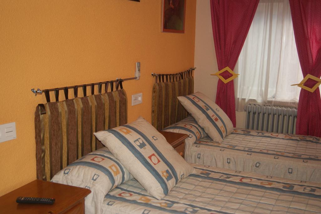 Pension Restaurante La Liebre Salamanca Luaran gambar